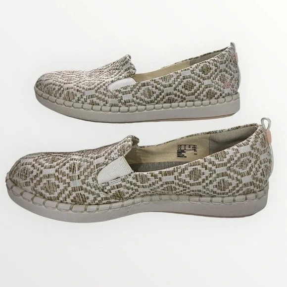 Clarks Cloudsteppers Women's Size 8 Step Glow Slip On Shoes Beige Gold Pattern - Picture 3 of 8